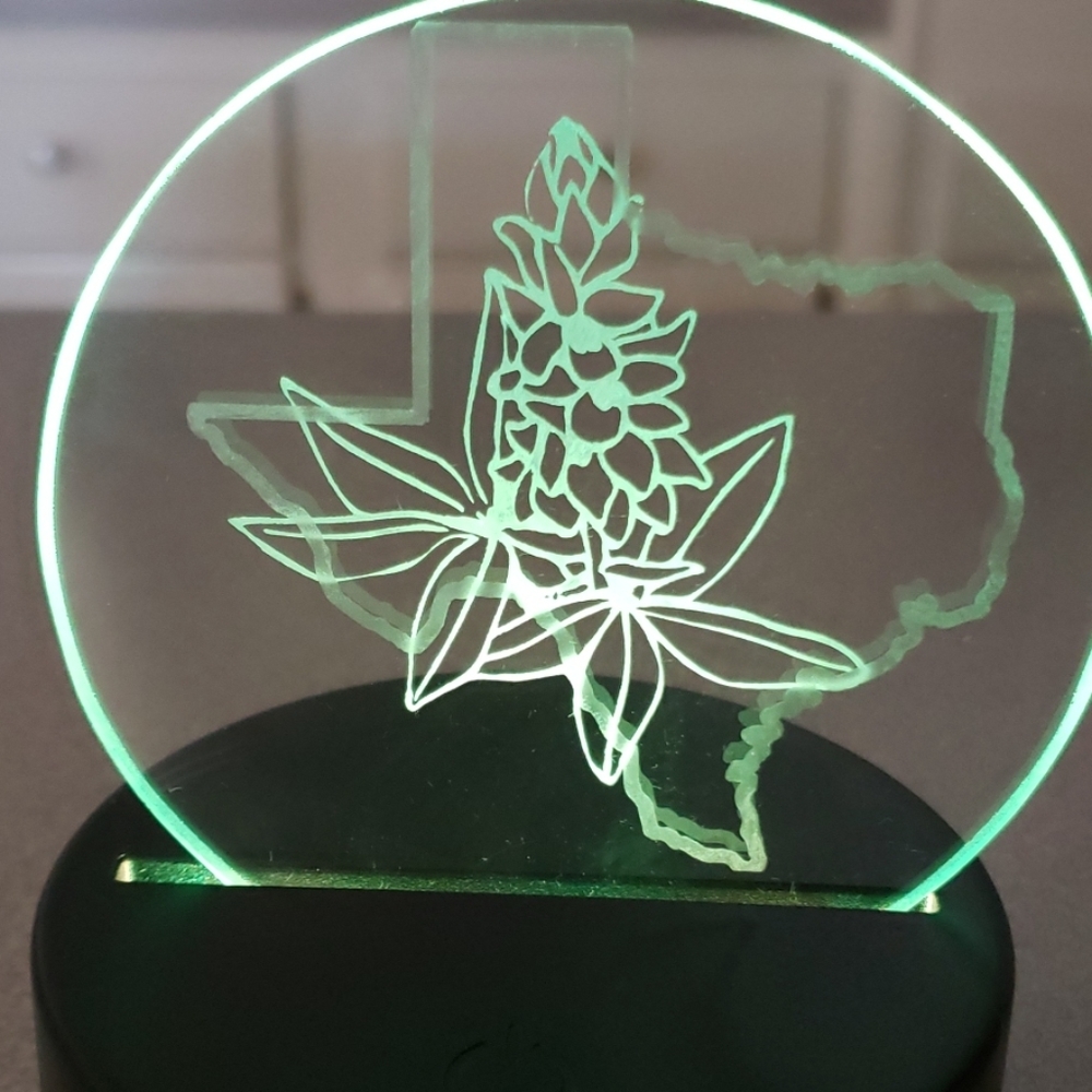Etched 4 inch round disc with LED lighted platform